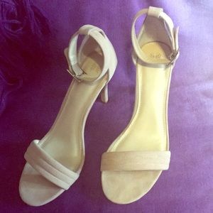Nude heels very Glam worn once size 8.5